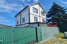 12809    Предлагаем к продаже добротный дом.