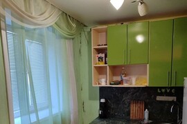 Продаю 1 комнатную квартиру.район автобазы в Артеме