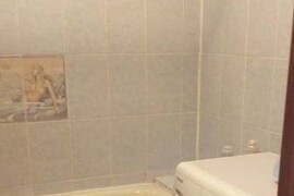 Продаем 2 ух комнатную квартиру , район Севастопольской с балконом. в г.Артеме