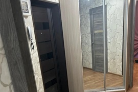 Продается 3 х комнатная квартира в поселке  Артемовский.
 