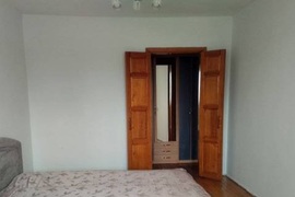 Продаем 2 ух комнатную квартиру , район  Ульяновской в г.Артеме