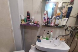 Продаем гостинку в центре г.Артема ,район автовокзала