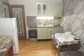 Евродвушка в сердце природы — ваш уютный уголок в экологически чистом районе!

Живите там, где воздух свежий, а за окном — тишина и зелень. Просторная евродвушка с косметическим ремонтом и продуманной планировкой ждёт именно вас.
