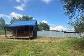 Продаётся дом с земельным участком недалеко от центра