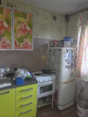 Продаётся 2-комнатная квартира в центре города Артёма